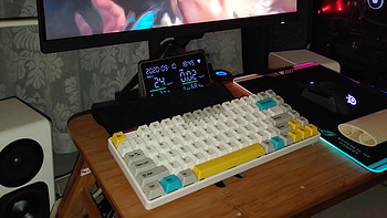 新款GANSS白色靛金石色2.4G双模机械键盘ALT83G评测