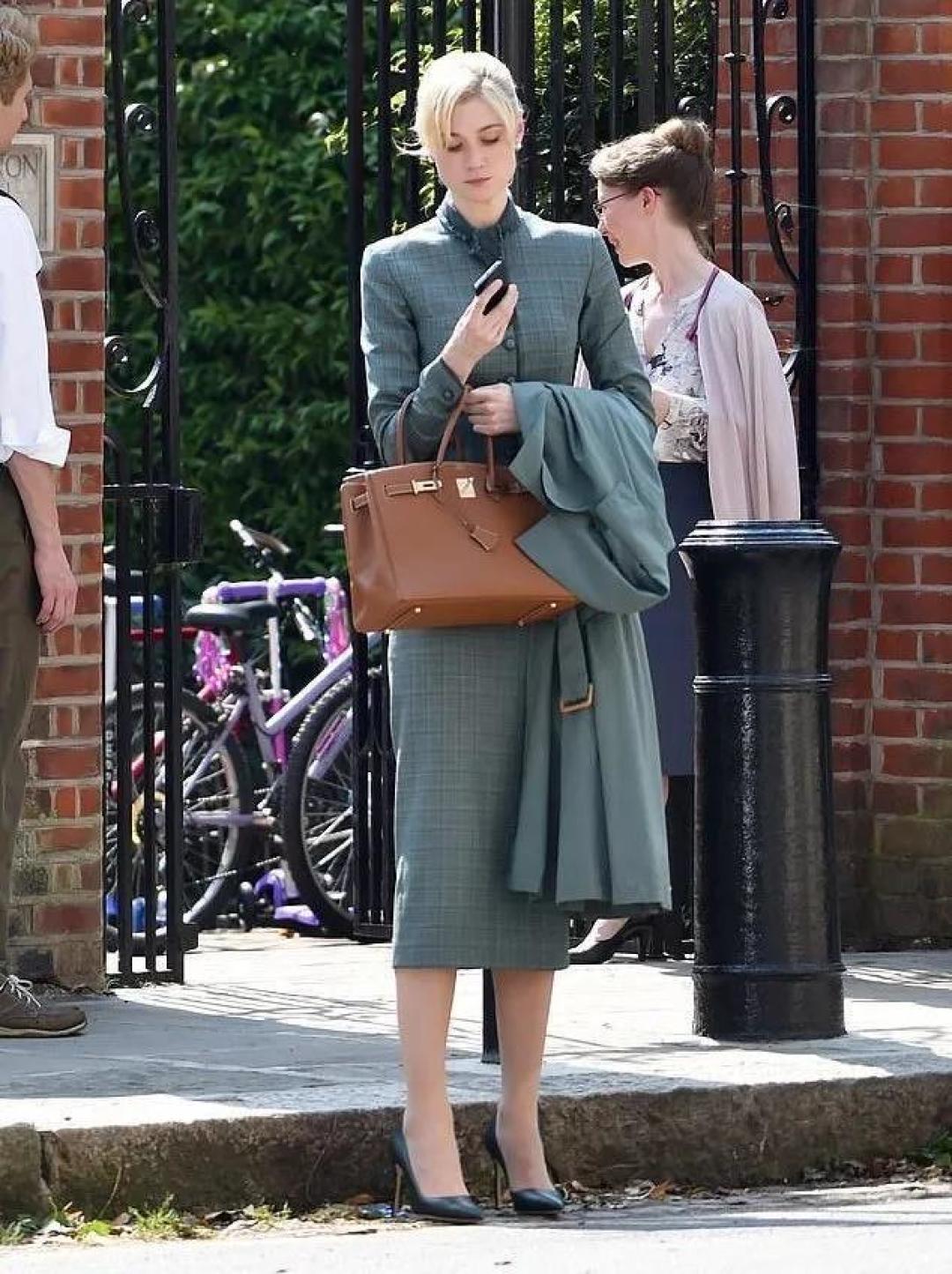 “烧脑”新片《信条》的女主角Debicki,你还看过她什么剧?
