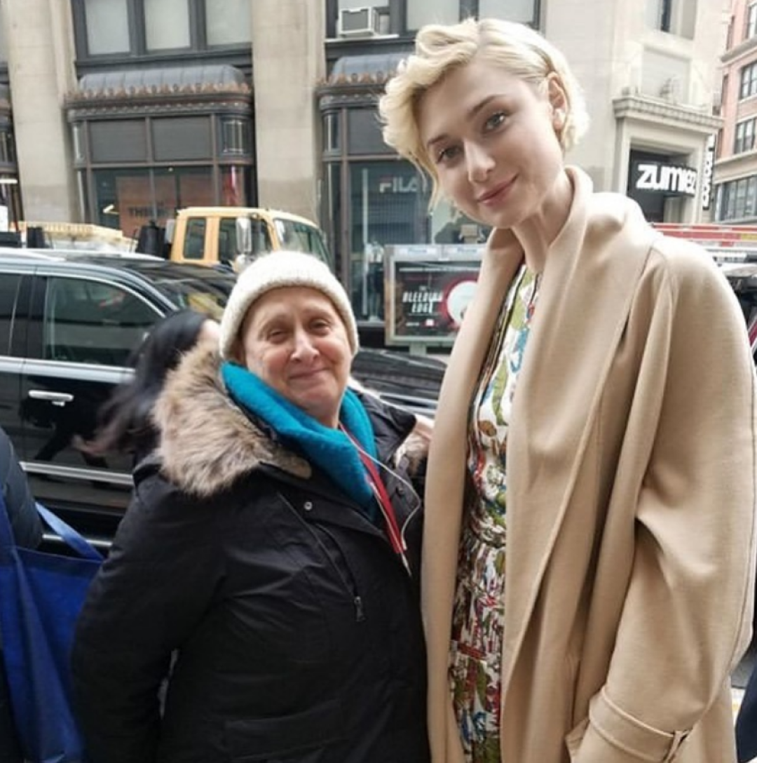 “烧脑”新片《信条》的女主角Debicki,你还看过她什么剧?