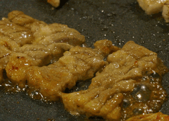 承认吧!大口吃肉真的好爽啊!