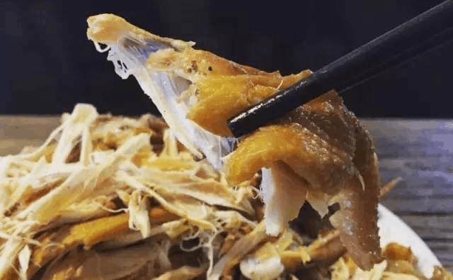 盐焗鸡自己在家也能做，好吃到吮指！