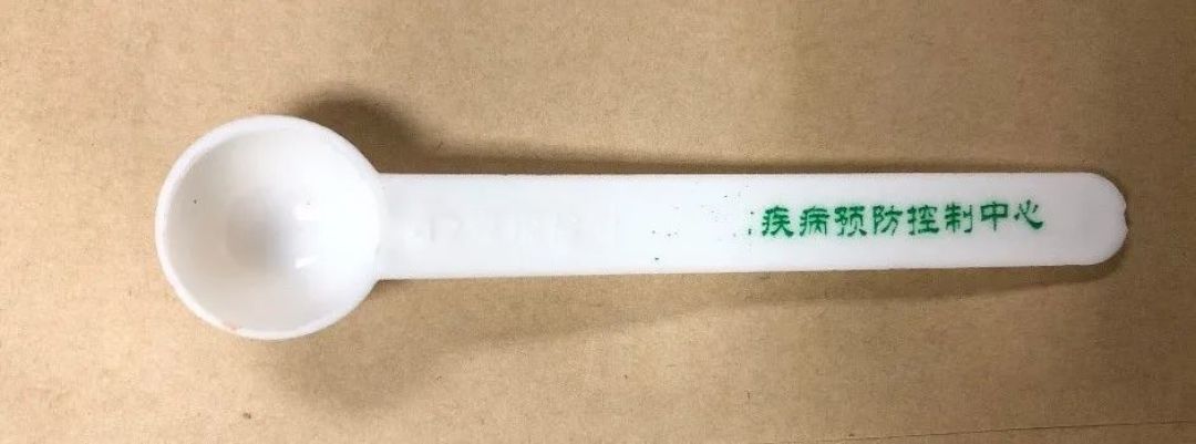 别再用手撒盐了,早就有更好的工具能让你少吃点儿盐