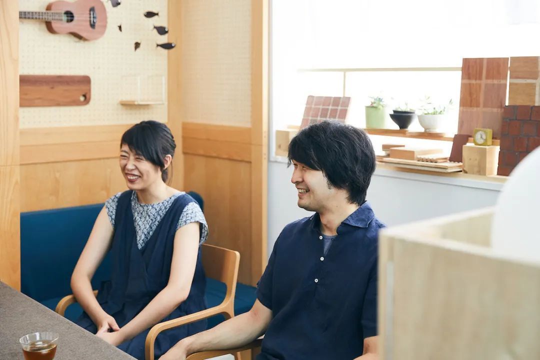 服气!建筑师夫妇自己做家具,40m²公寓也可以办公居住两相宜!