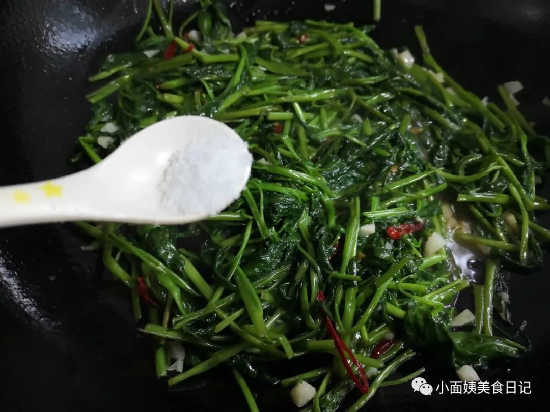 栗子香甜粉糯，非常好剥皮，味道特别棒，一点不比外面卖的差！