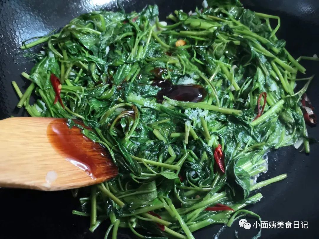栗子香甜粉糯，非常好剥皮，味道特别棒，一点不比外面卖的差！