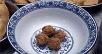 不愧是"美食之都",为了这口葱香四溢的饼,我竟然排队一小时!