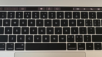 苹果 篇二：MacBook Pro免费换了个键盘