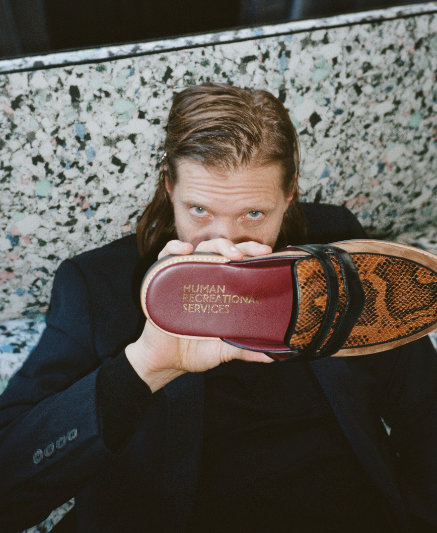 李宁涉足滑板,签了位大哥,鞋都出好了erik ellington已上脚新鞋_滑板