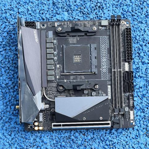 终归入坑烧钱的ITX，技嘉B550I AORUS PRO AX点评装机评测