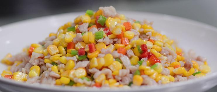 王刚的美食精选篇六十一厨师长教你玉米嫩兔的家常做法味道清甜口感嫩