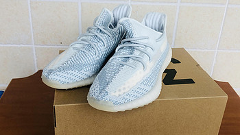 二丁目的Daily Shoes 篇三十六：年初买冰蓝，年中笑开颜--yeezy 350 冰蓝