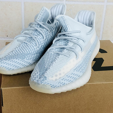 年初买冰蓝，年中笑开颜--yeezy 350 冰蓝