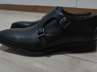 clarks 孟克鞋