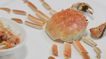 王刚的美食精选 篇六十二：厨师长教你：“清蒸大闸蟹”的做法及吃法，满满的小技巧 