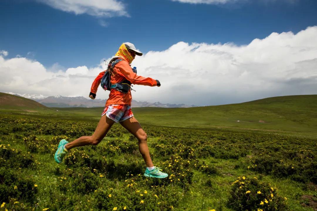 见识过五台山里的赤脚行僧马拉松场上的裸足跑者我们还是需要一双鞋