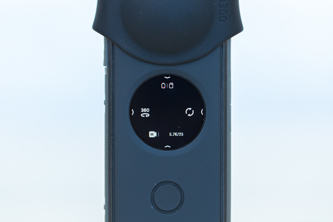 加一块屏幕之后会有何不同？Insta360 ONE X2开箱体验