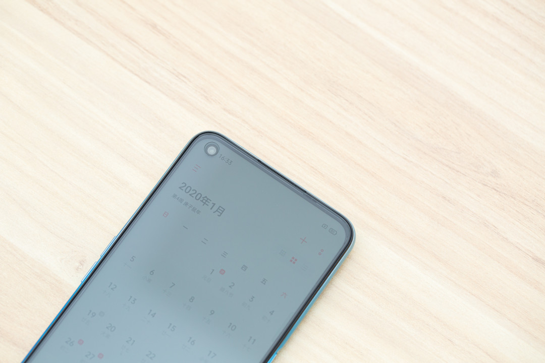 强续航、强性能的千元机型,Realme Q2开箱上手体验