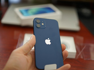 iphone12蓝色版本简单开箱图