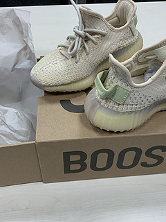 adidas yeezy 350 亚麻