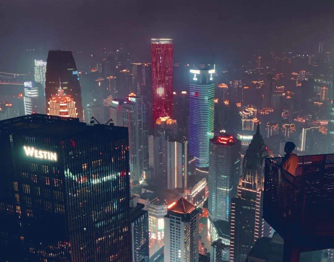 一加 8T 赛博朋克2077限定版,在手机设计里埋了哪些游戏梗?