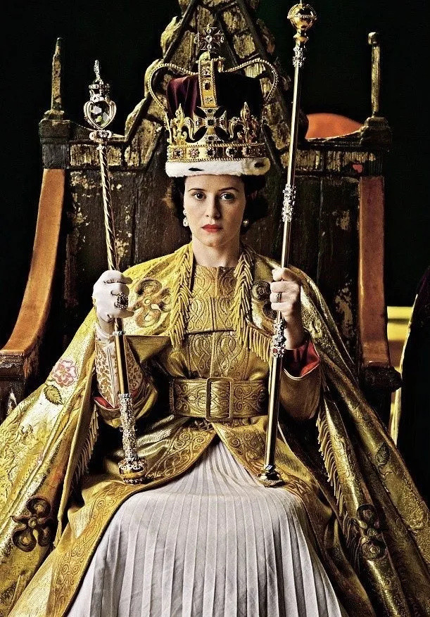 《王冠4》还原1981年梦幻婚纱，黛安娜王妃颜值衣品皆一流