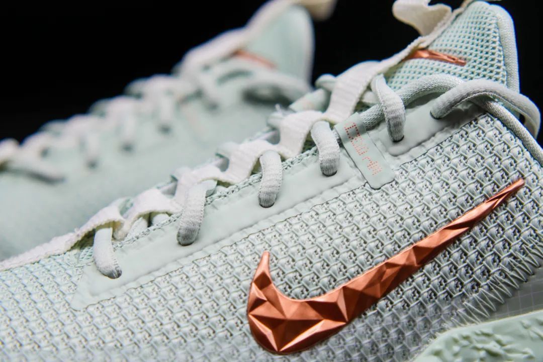 WEN鞋评-开箱 | Nike Ambassador 13 配置减半 颜值能挽救口碑吗？