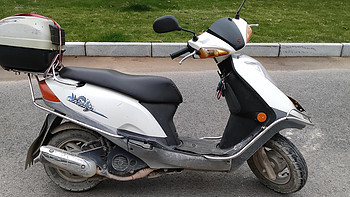 摩托车保养 篇一：铃木韵彩QS100T踏板摩托车更换空气滤芯和机油