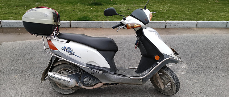 摩托车保养 篇一:铃木韵彩qs100t踏板摩托车更换空气滤芯和机油