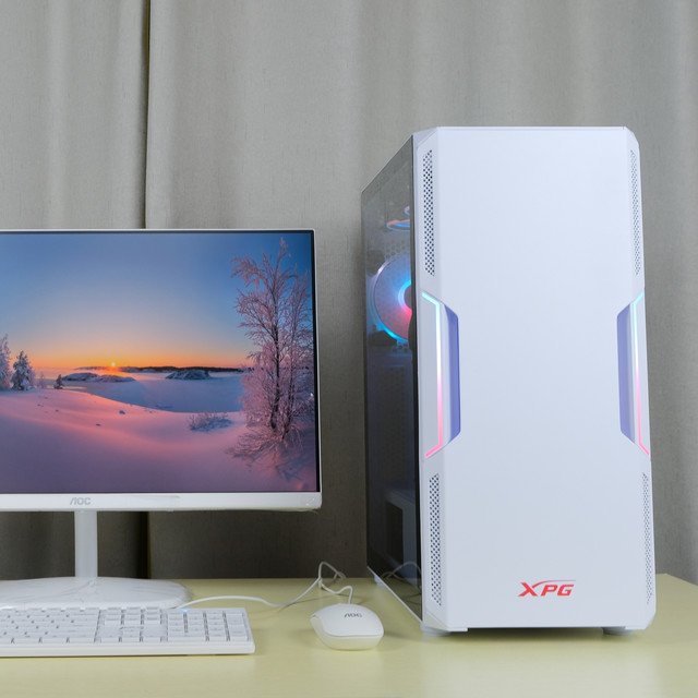 冬日大换装 篇二：XPG 入侵者 皓月版 白色机箱 上手体验