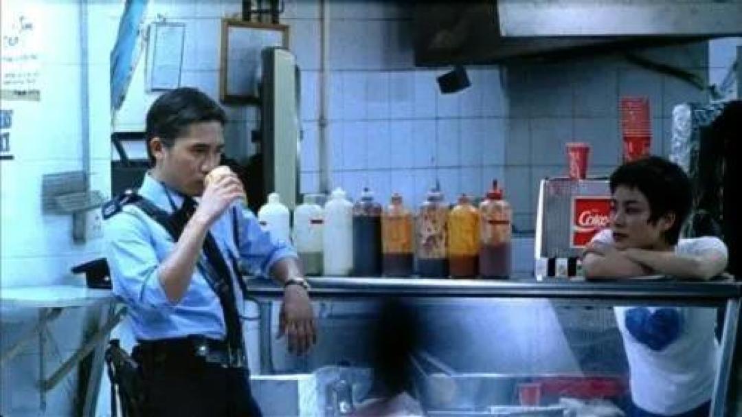 王家卫电影回顾展线下展映,那个戴墨镜的男人和他电影