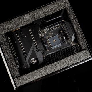 B550还是猛!华擎B550 Taichi Razer 开箱拆解