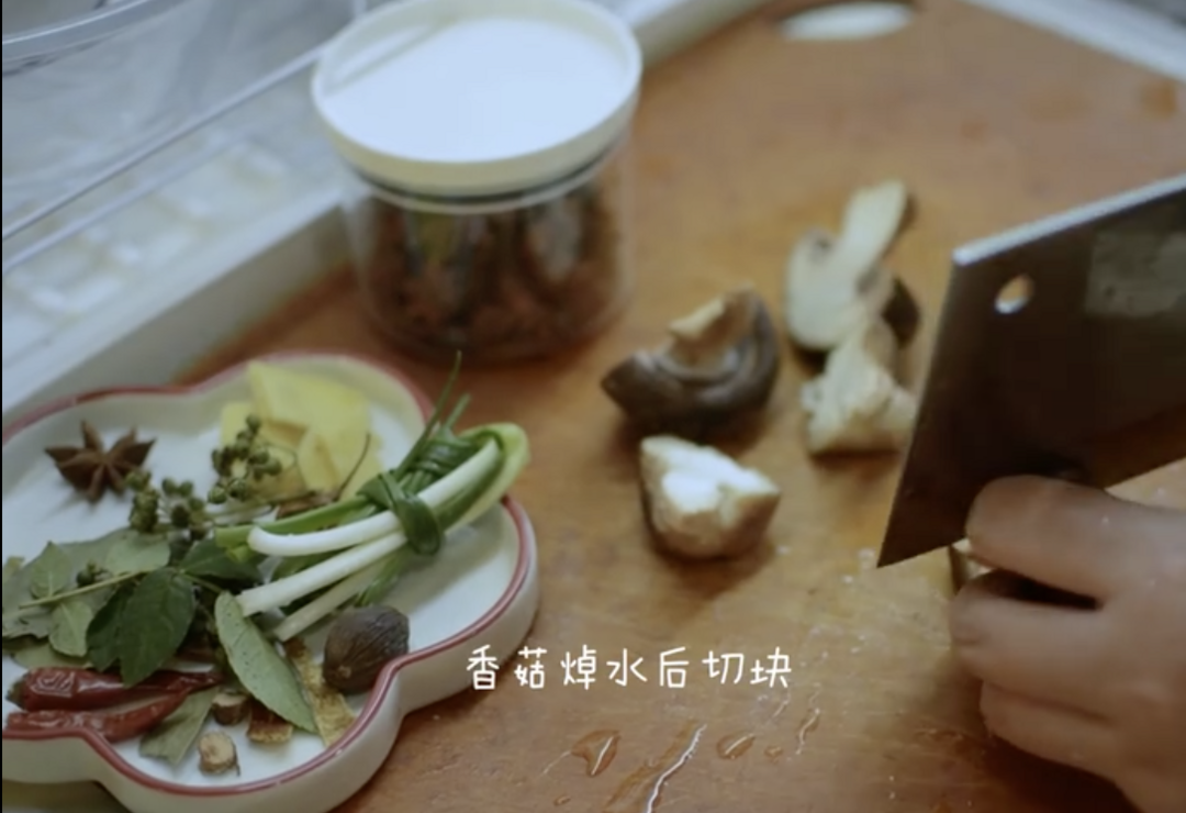 【视频】肉夹馍做法全程教学，干饭人学起来！