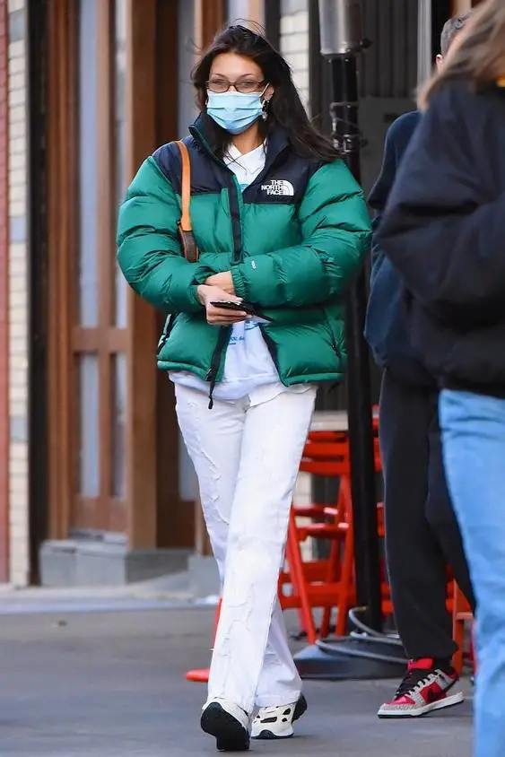 被"全员北面"恐惧支配时,穿什么羽绒服?