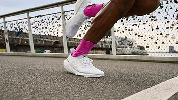 跑圈常青树新款：adidas 阿迪达斯 ULTRABOOST 21 跑鞋