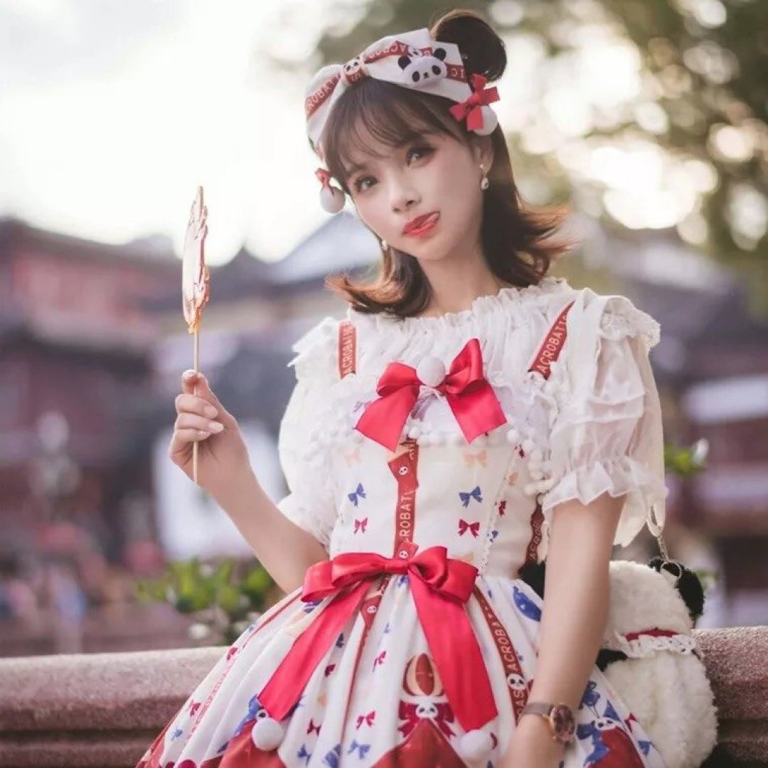 我爱Lo Vol.4:让资深Lo娘神仙“打架”的三款适合过年穿的Lo裙,你觉得怎么样?