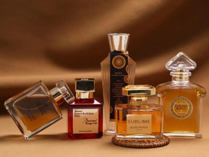 关于秋冬季的幸福感 想用10款香水告诉你 香水 什么值得买
