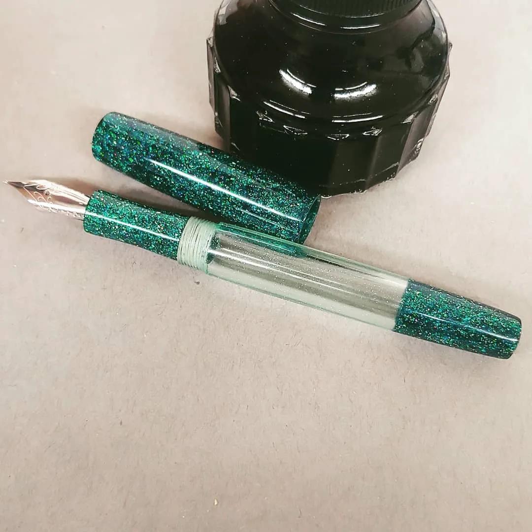 如钻石般闪烁的材料,制成钢笔后美翻了!