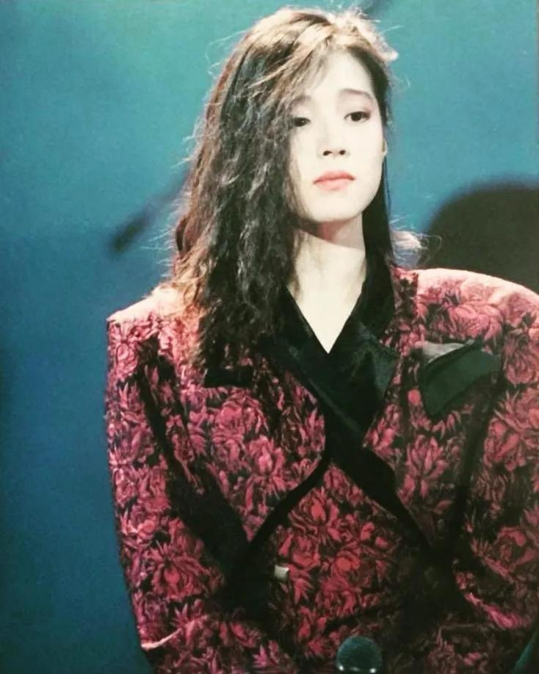 《蜡笔小新》原来是部宝藏动画片,里面藏着这么多潮流时尚的日系女神!