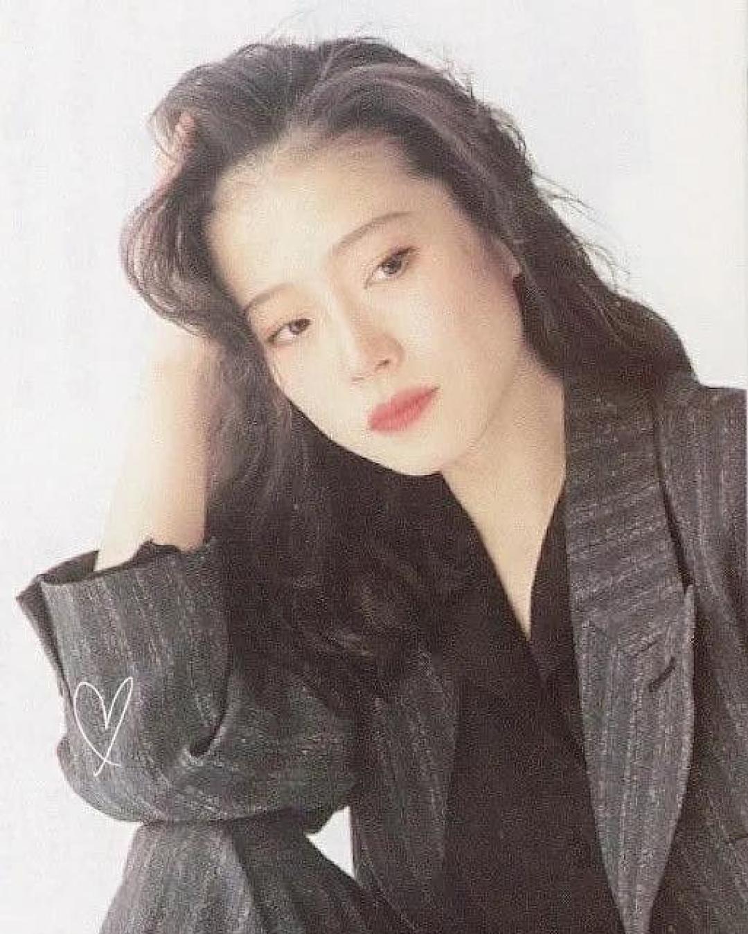 《蜡笔小新》原来是部宝藏动画片,里面藏着这么多潮流时尚的日系女神!