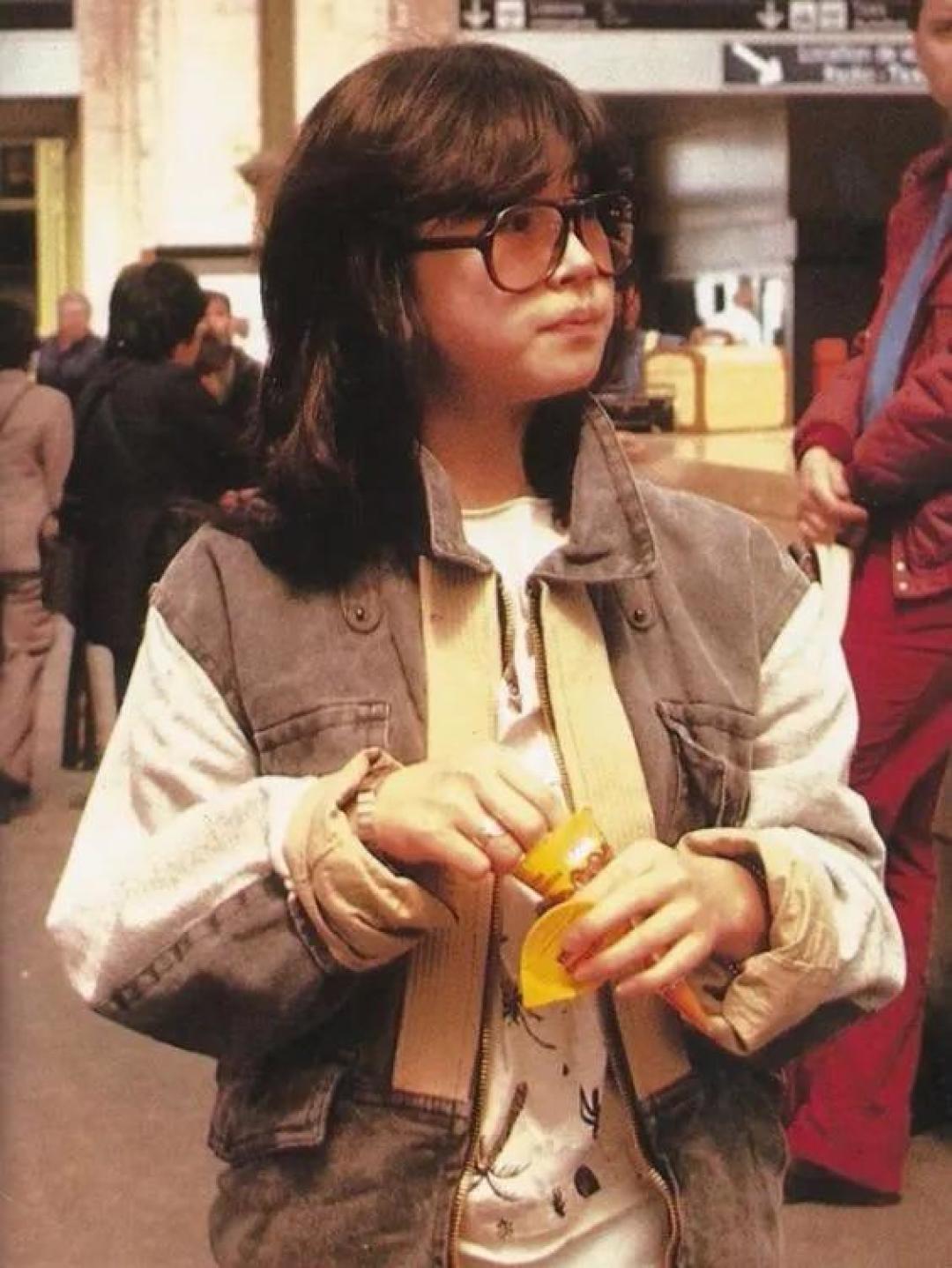 《蜡笔小新》原来是部宝藏动画片,里面藏着这么多潮流时尚的日系女神!