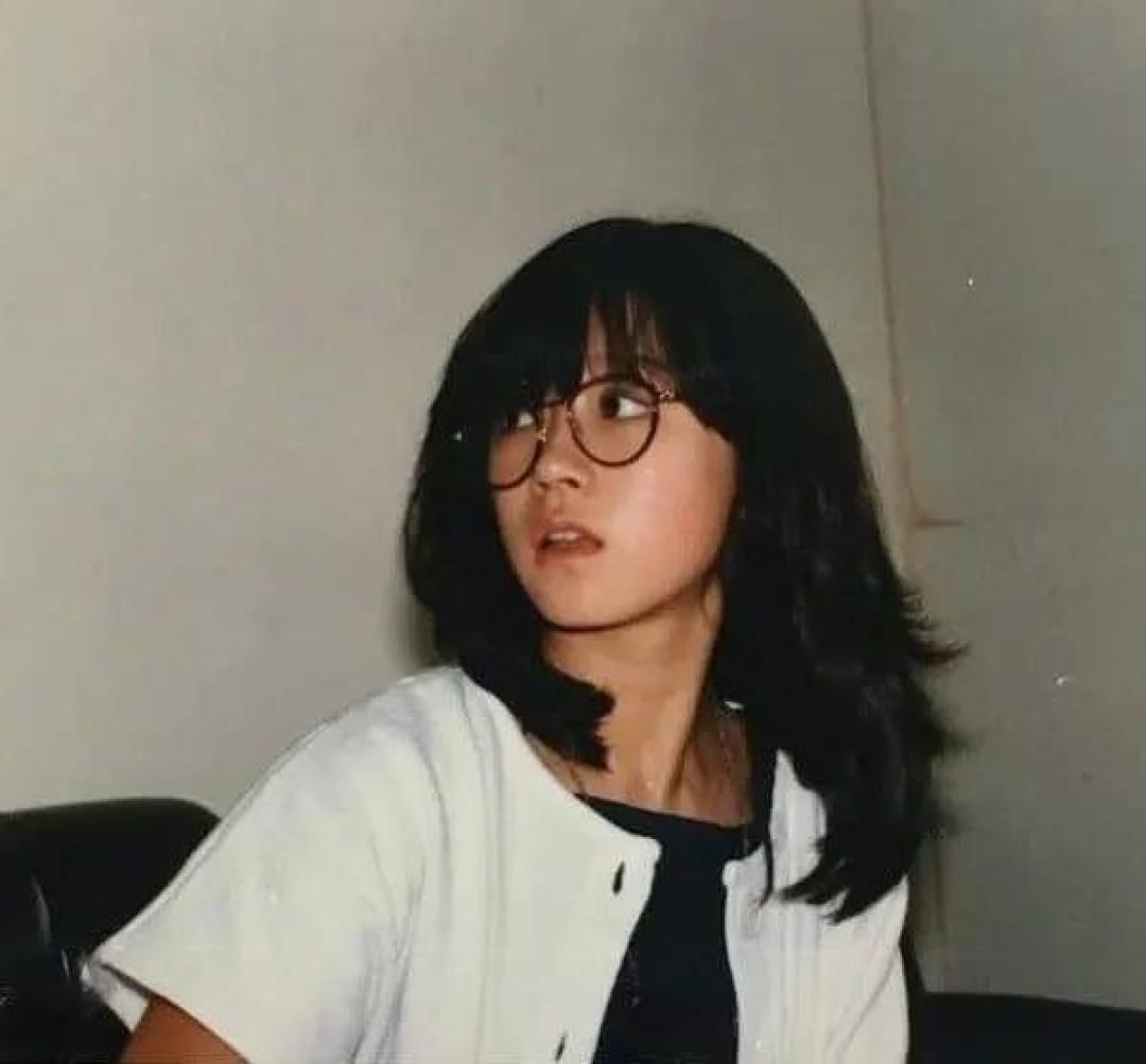 《蜡笔小新》原来是部宝藏动画片,里面藏着这么多潮流时尚的日系女神!
