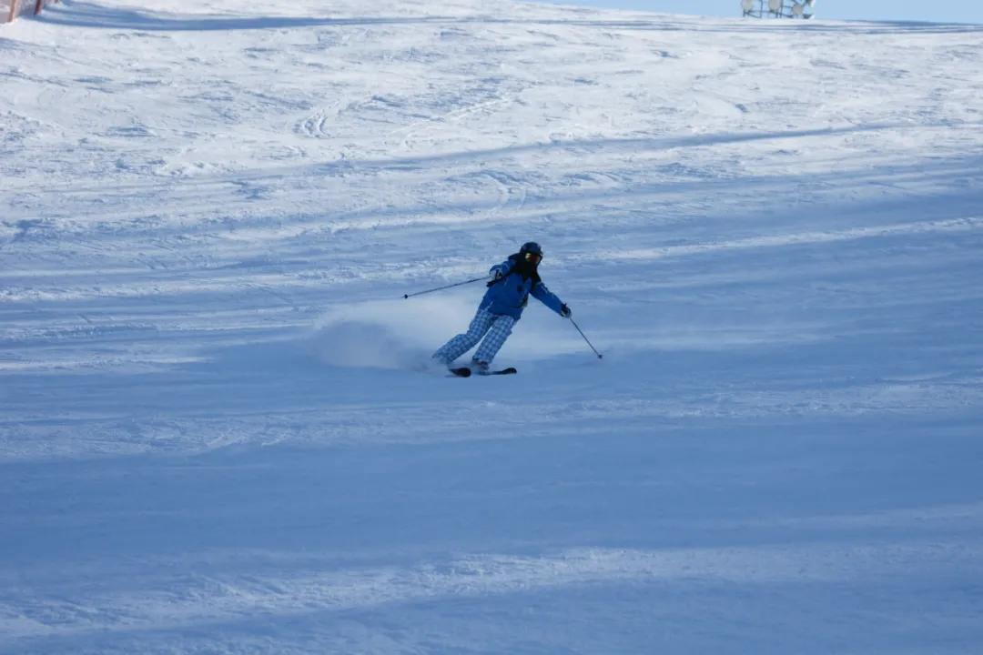 生娃57天上雪场，我带孩子全球滑雪8年的心得