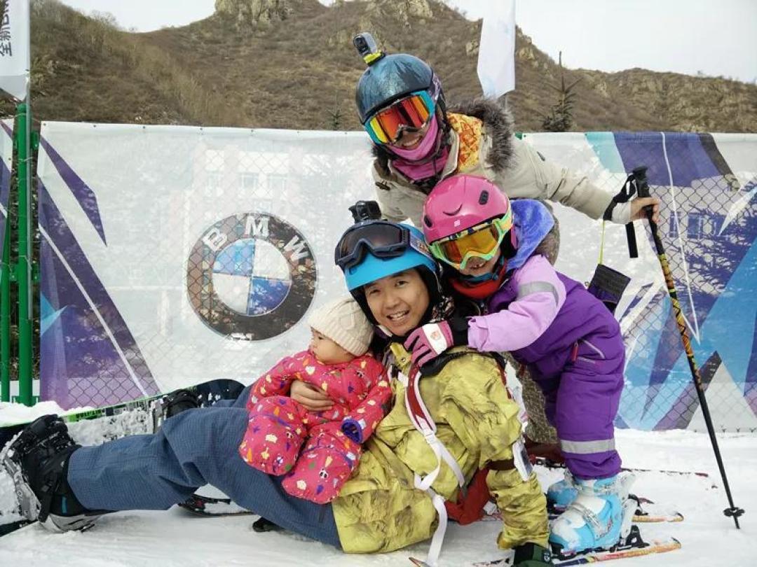 生娃57天上雪场，我带孩子全球滑雪8年的心得