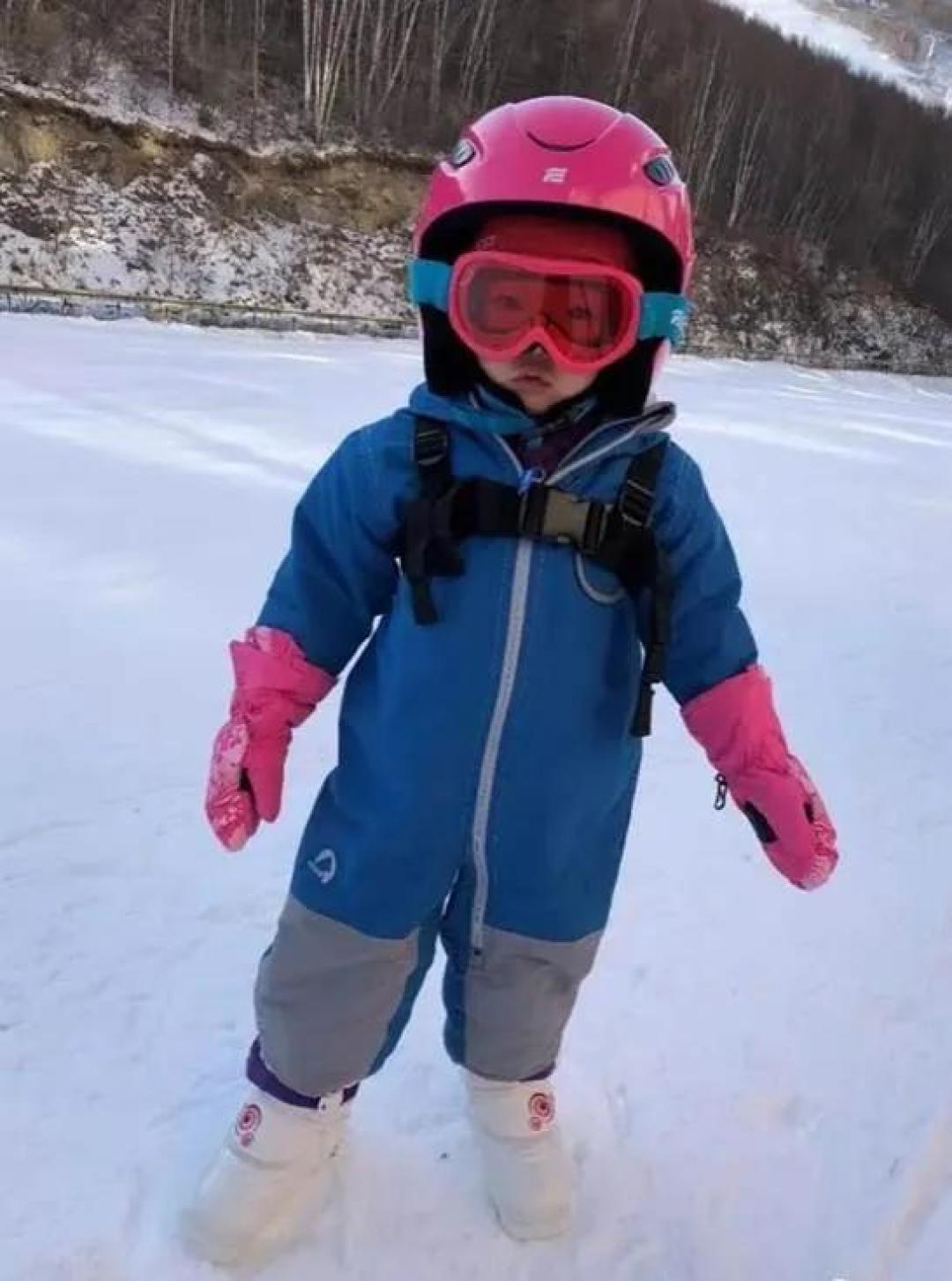 生娃57天上雪场，我带孩子全球滑雪8年的心得
