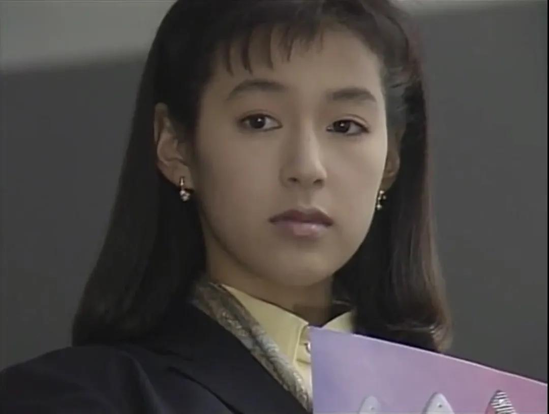 30年前的东京爱情故事赤名莉香的穿搭还在流行