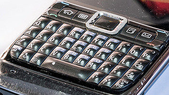 曾经的街机-NOKIA E71