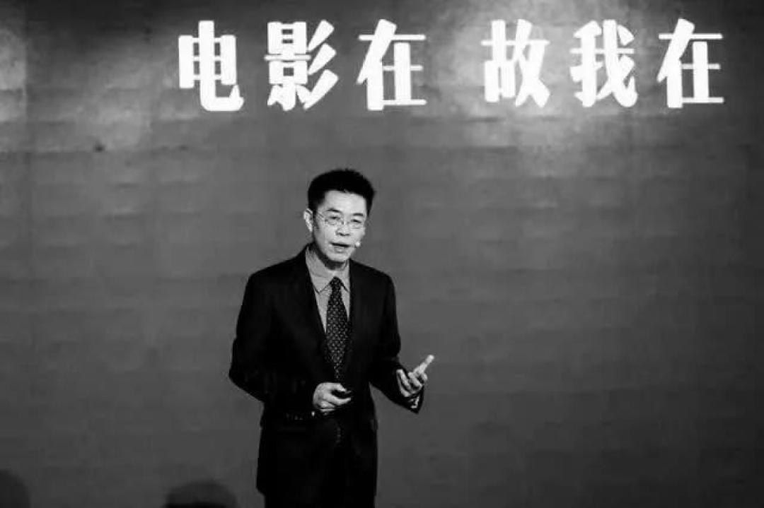 行业最不容易的电影大佬,走了