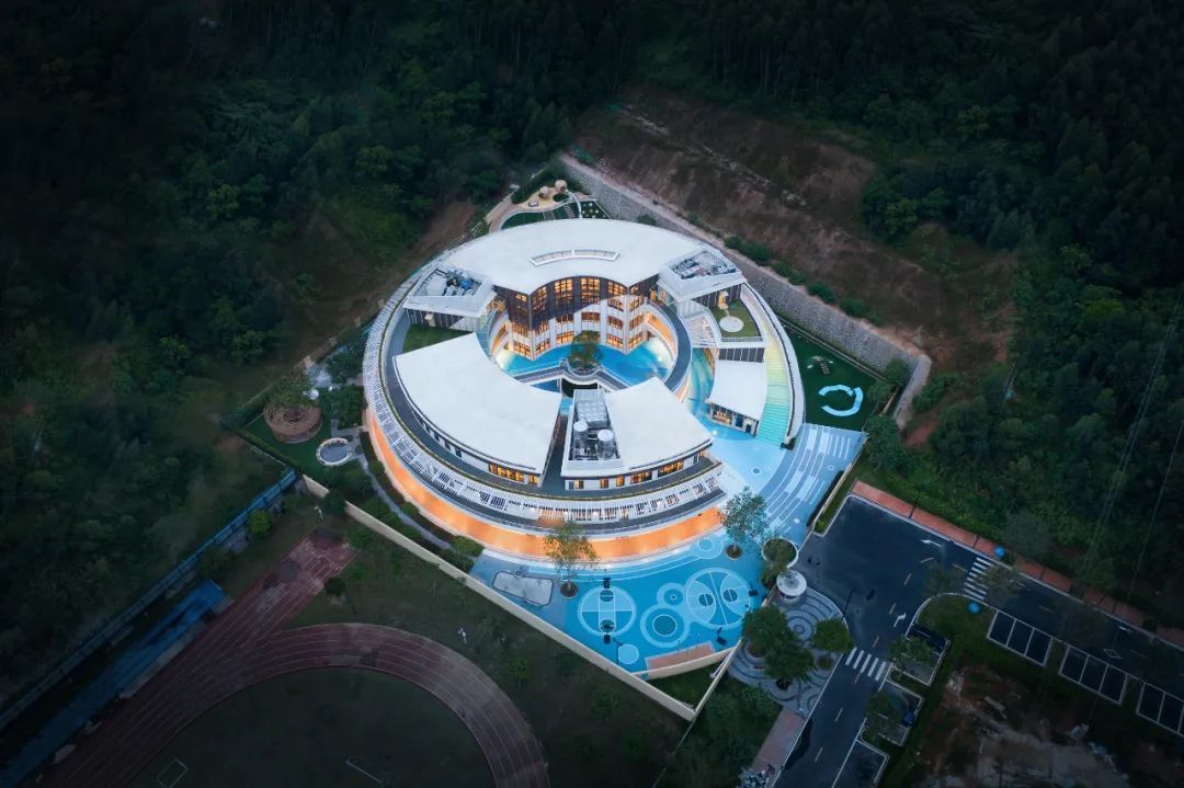 中国“儿童设计”*级流量王!14年600多个作品,只为建造属于中国孩子的梦想学校!