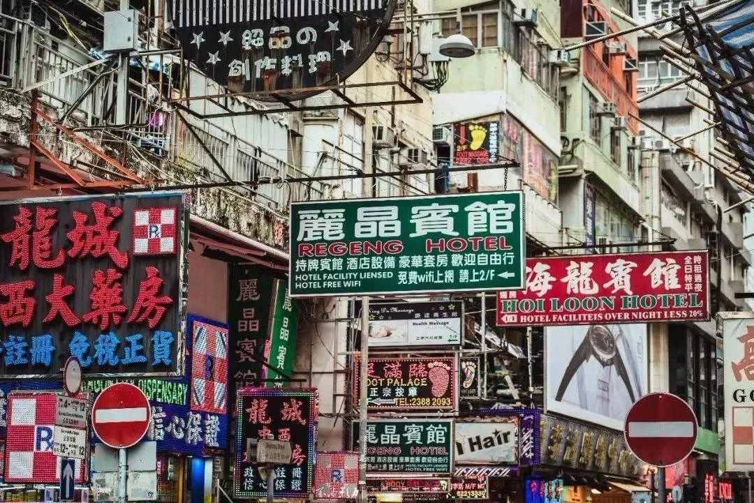 《人潮汹涌》让刘德华成了偶像的终极形态,也让香港电影变得可惜
