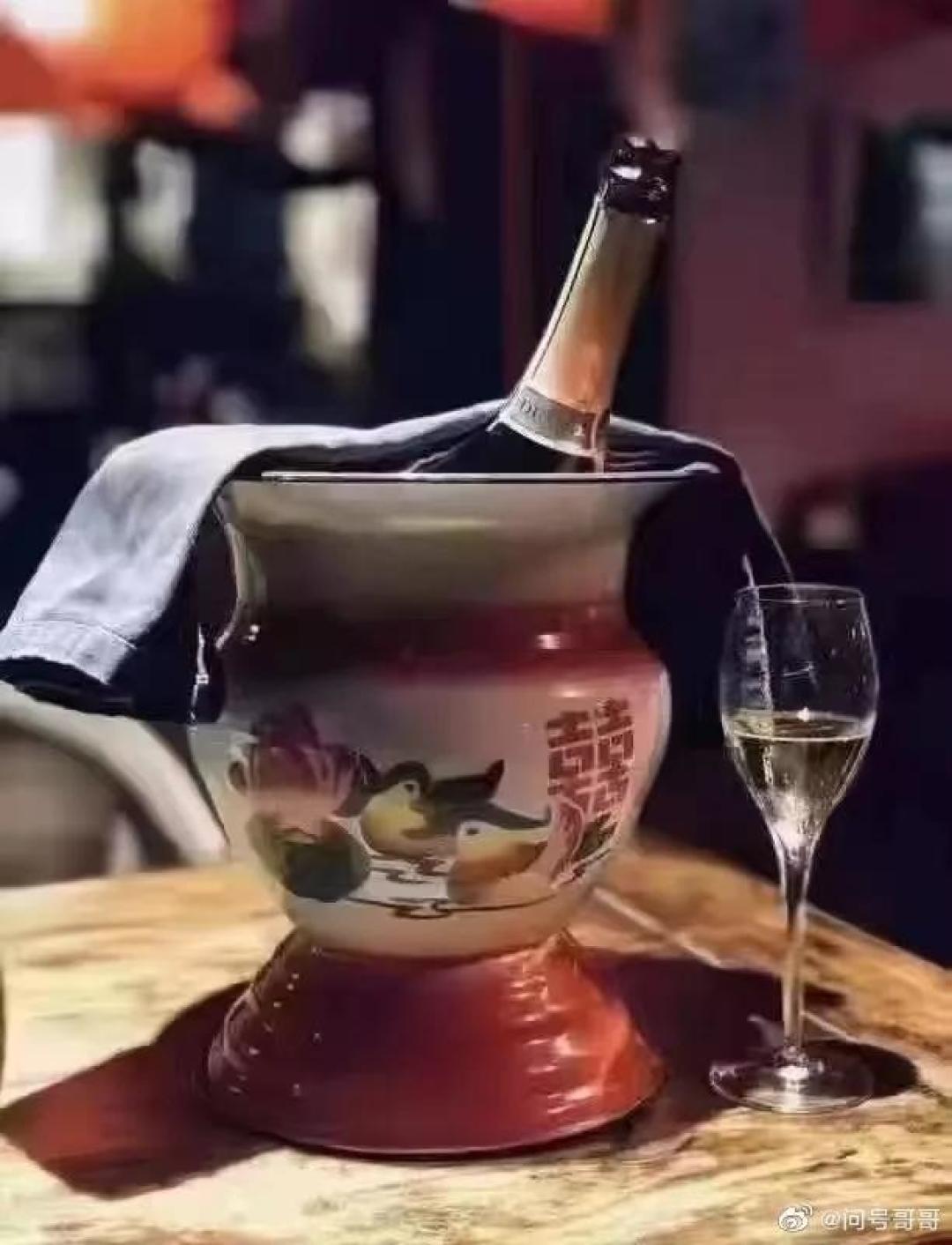 竟这般中古?中国痰盂竟成海外果盆,被人高价贩卖畅销四海!